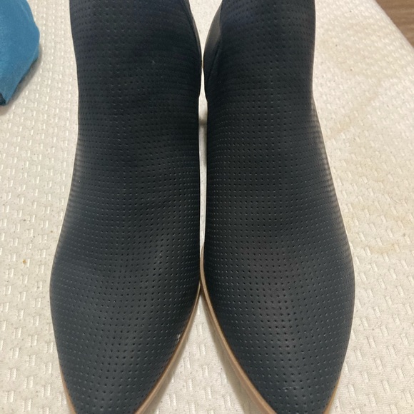 Boots heels - Picture 2 of 2